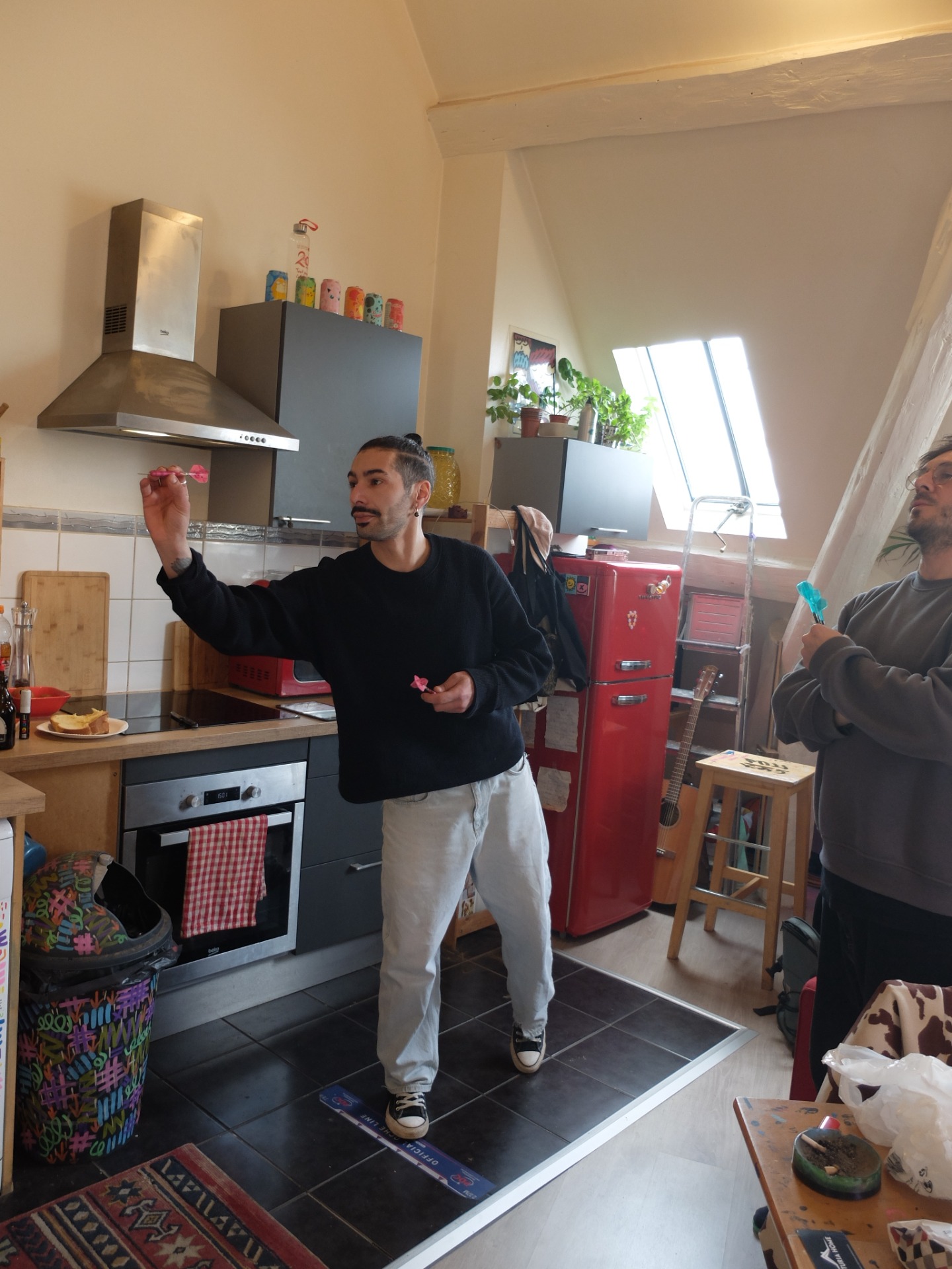 Zak, 45 ans, aime la convivialité dans ce sport de précision